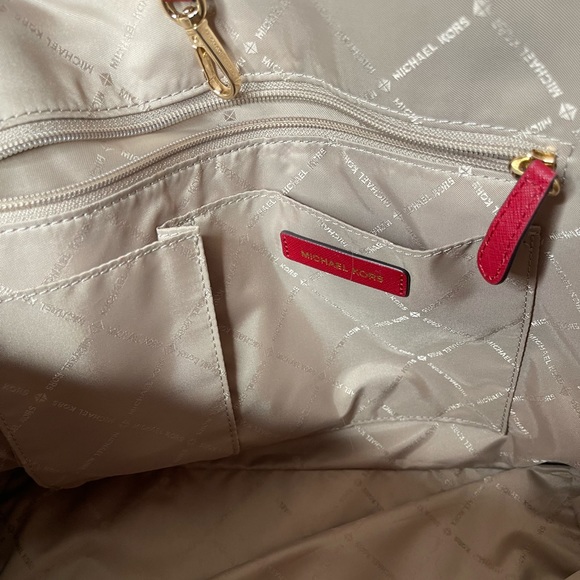 Michael Kors Jet Set Travel Medium Carryall Tote Brown MK Signature Scarlet Red - Picture 8 of 12